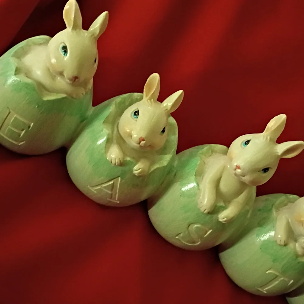 Collectibles🐇💚🐰 - Picture 5 of 10